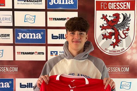 Mika Gärtner rettet die Fußballer des FC Gießen